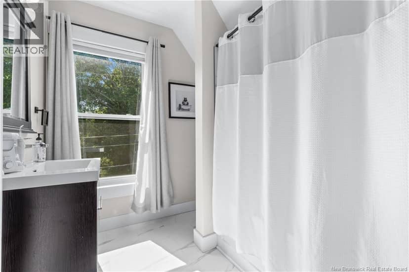 47 Peter Street — photo 21 of 40