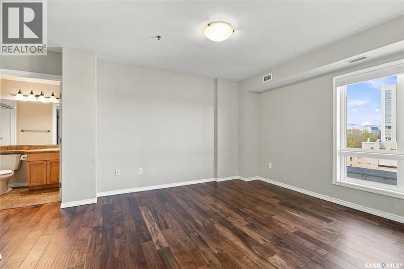 607 902 Spadina CRESCENT E — photo 20 of 33