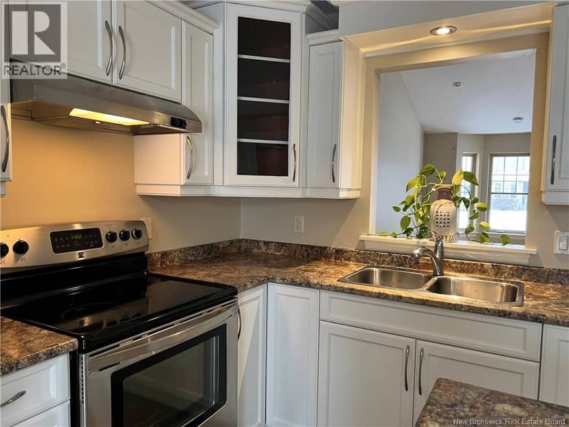 80 Lakeburn Avenue Unit# 102 — photo 9 of 34