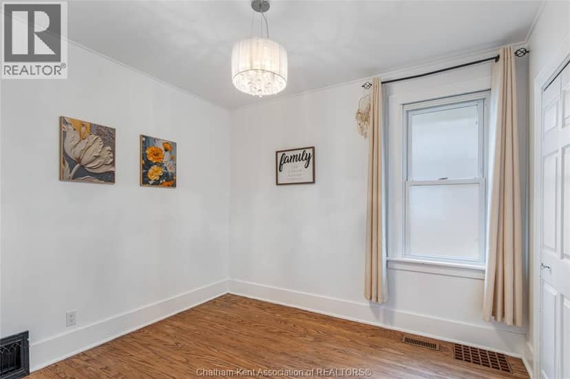61 University Avenue — photo 12 of 40