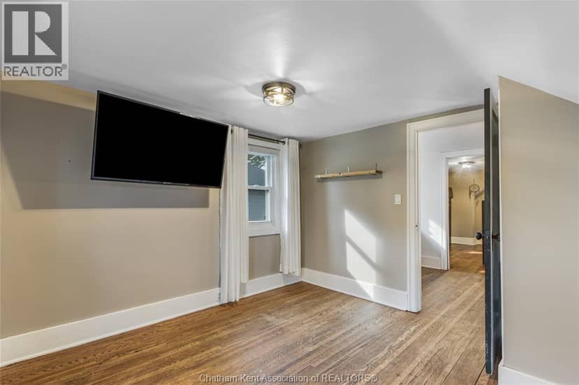 61 University Avenue — photo 26 of 40