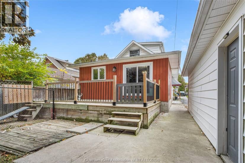 61 University Avenue — photo 31 of 40