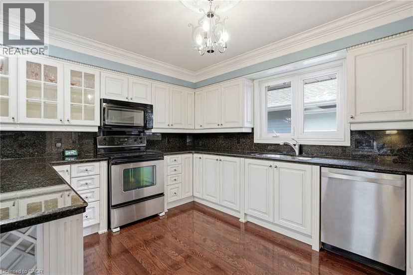 1229 NATHANIEL Crescent — photo 13 of 40