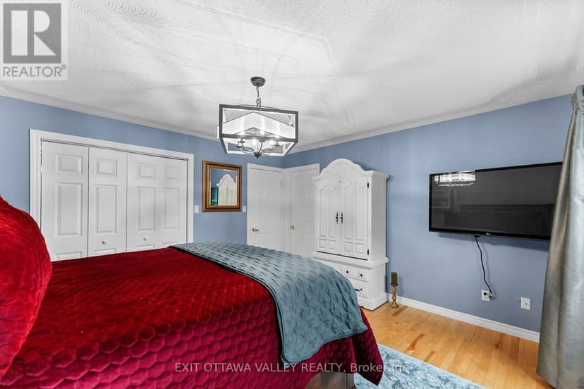 62 Meadowview Drive — photo 18 of 40