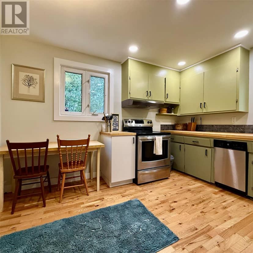 8 Fitzgibbon Street — photo 10 of 32