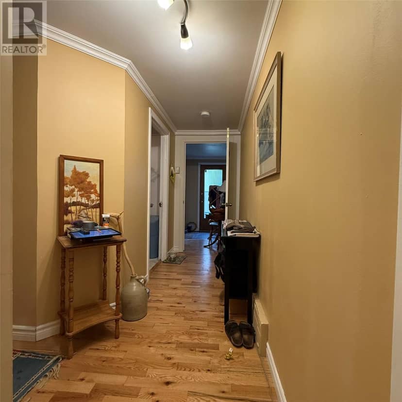 8 Fitzgibbon Street — photo 29 of 32