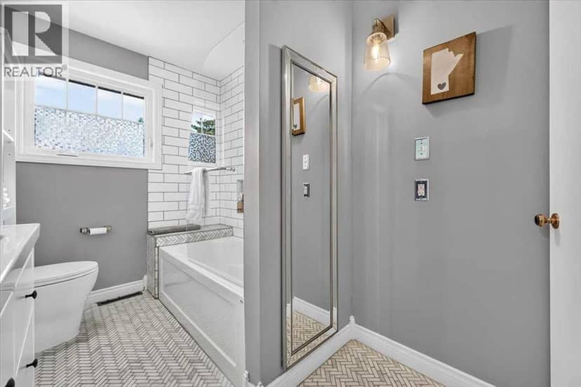 624 24 Avenue NE — photo 21 of 40