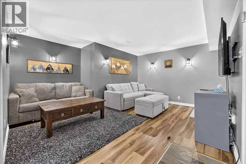 624 24 Avenue NE — photo 26 of 40