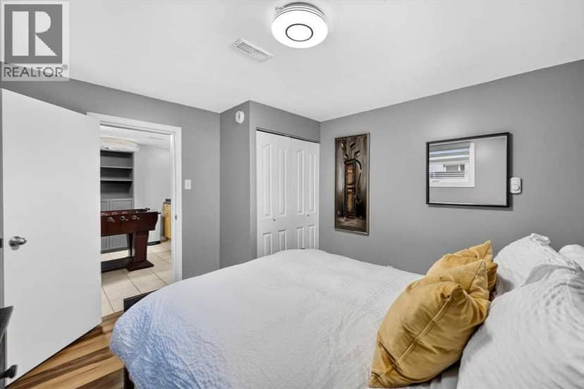 624 24 Avenue NE — photo 34 of 40