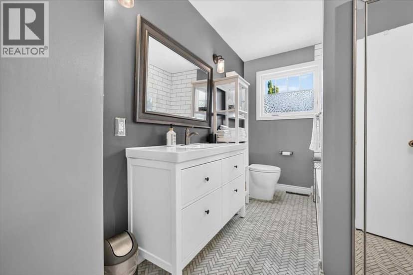 624 24 Avenue NE — photo 20 of 40