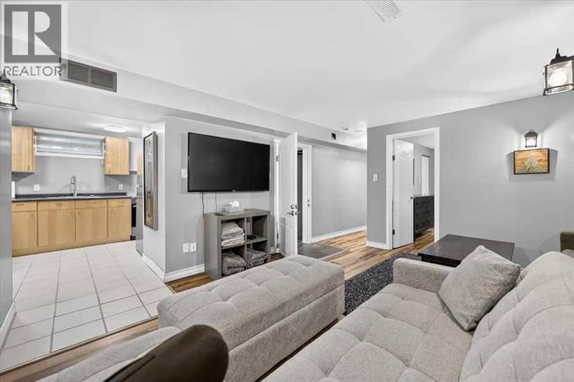624 24 Avenue NE — photo 27 of 40