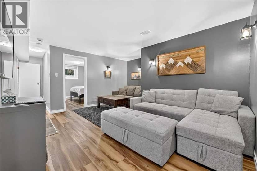 624 24 Avenue NE — photo 28 of 40