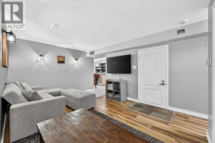 624 24 Avenue NE — photo 29 of 40