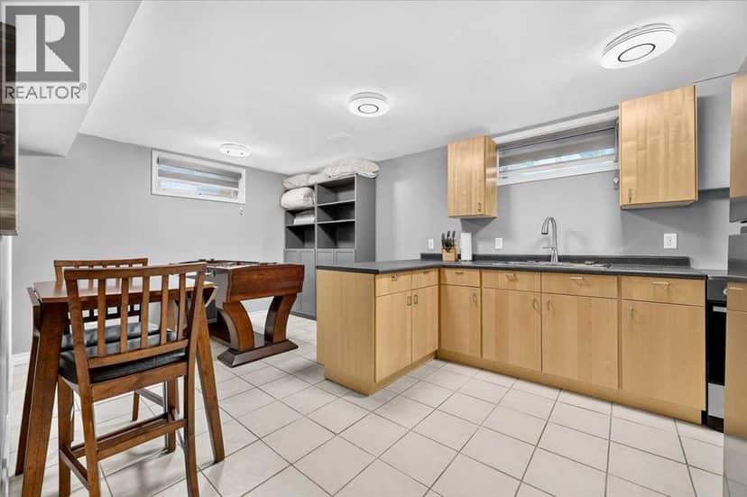 624 24 Avenue NE — photo 30 of 40