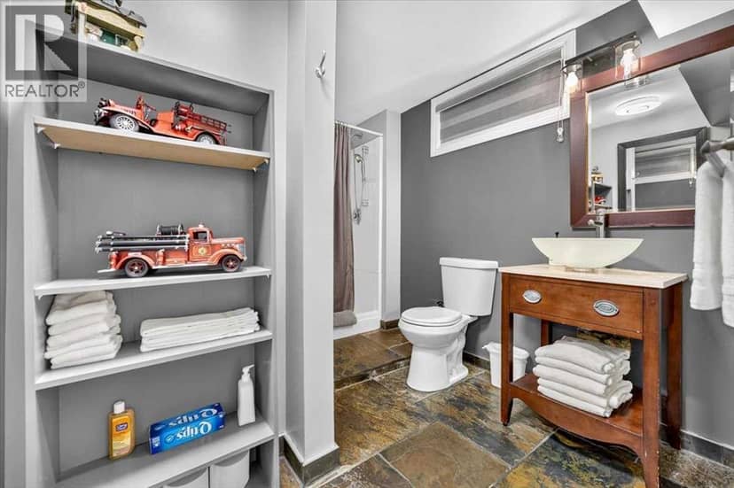 624 24 Avenue NE — photo 37 of 40