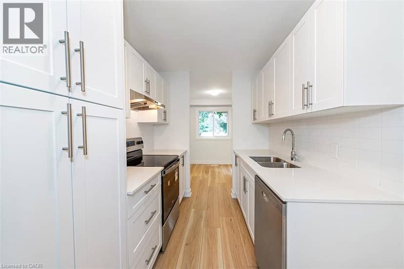 88 TUNBRIDGE Crescent Unit# 49 — photo 10 of 27