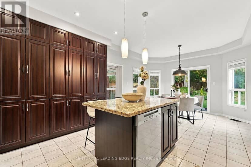 1629 Valley Ridge Crescent — photo 16 of 40