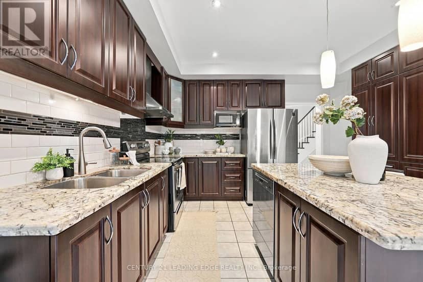 1629 Valley Ridge Crescent — photo 18 of 40