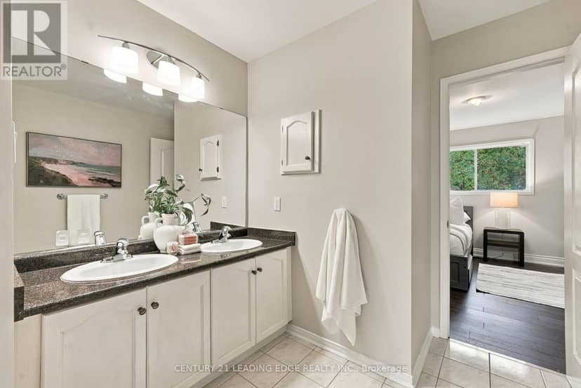 1629 Valley Ridge Crescent — photo 27 of 40