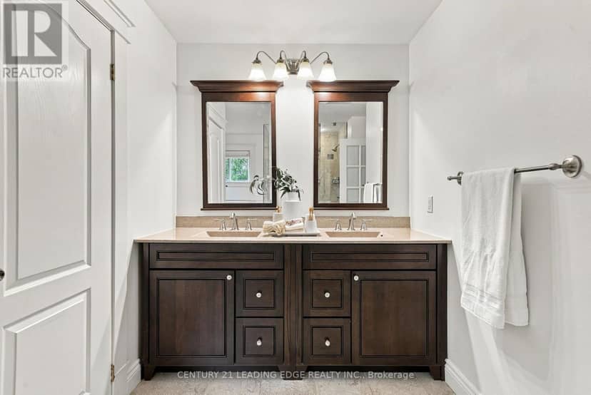 1629 Valley Ridge Crescent — photo 32 of 40