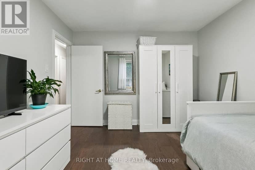 19 Flempton Crescent — photo 15 of 32