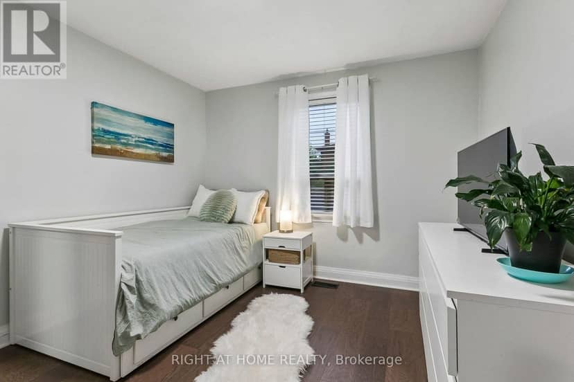 19 Flempton Crescent — photo 16 of 32