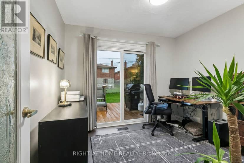 19 Flempton Crescent — photo 17 of 32