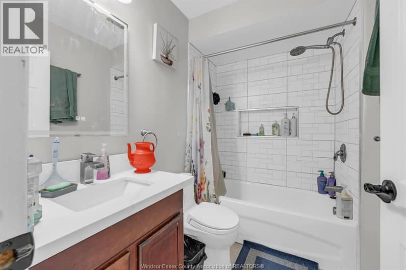 4131 Mount Royal DRIVE — photo 17 of 40