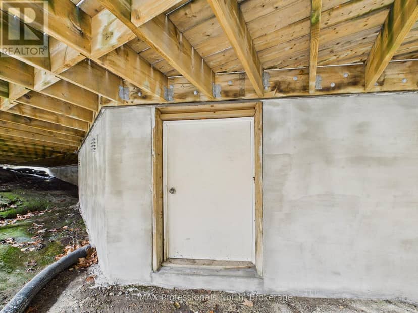 1266 North Shore Road — photo 37 of 40