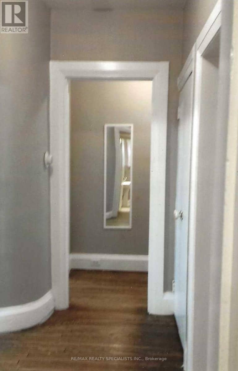 16 Wellington Street E — photo 12 of 17