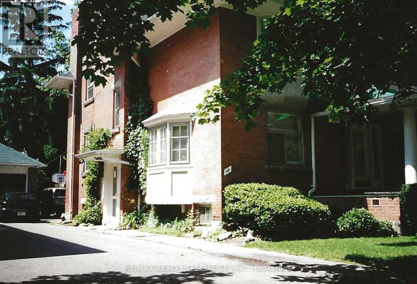 16 Wellington Street E, Brampton, photo 2