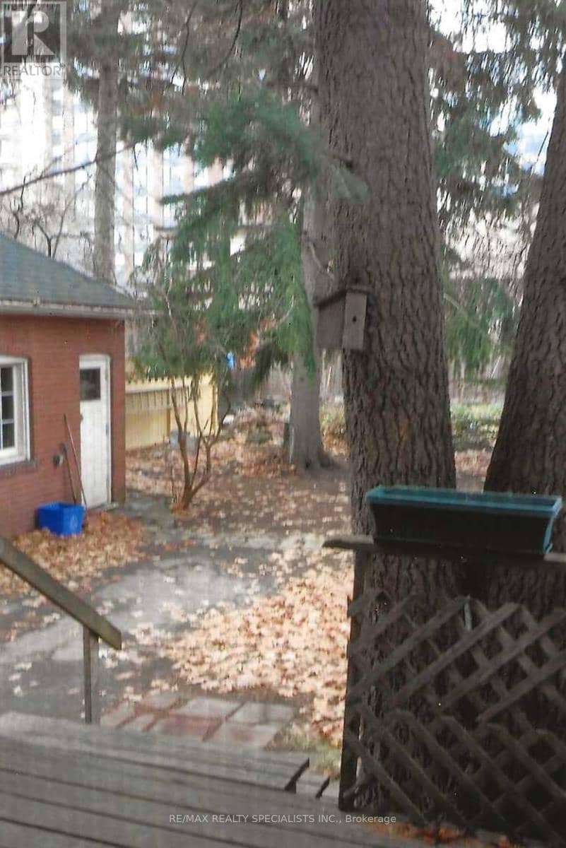 16 Wellington Street E, Brampton, photo 5