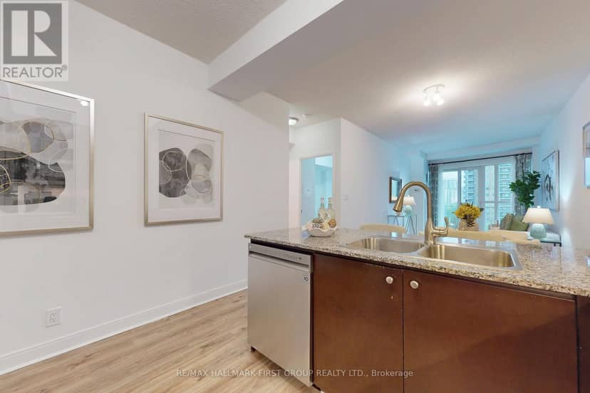 603 - 50 Absolute Avenue — photo 12 of 36