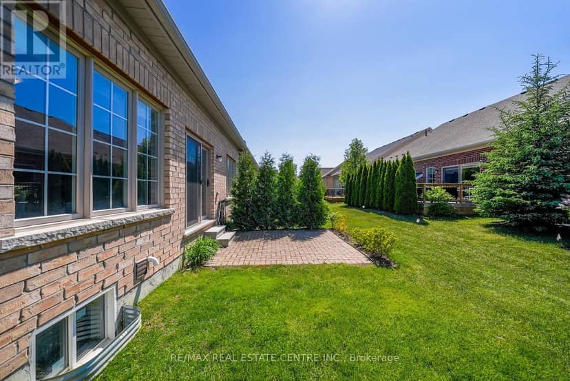 11 Overlea Drive — photo 32 of 40