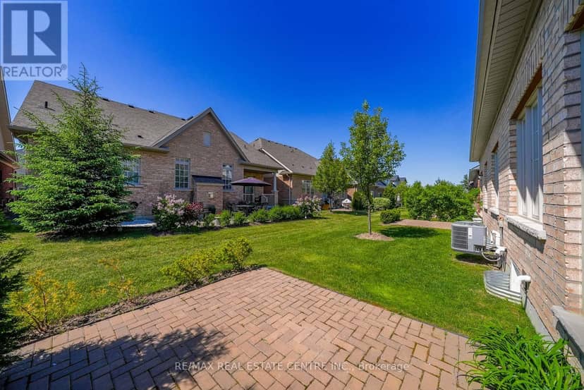 11 Overlea Drive — photo 33 of 40