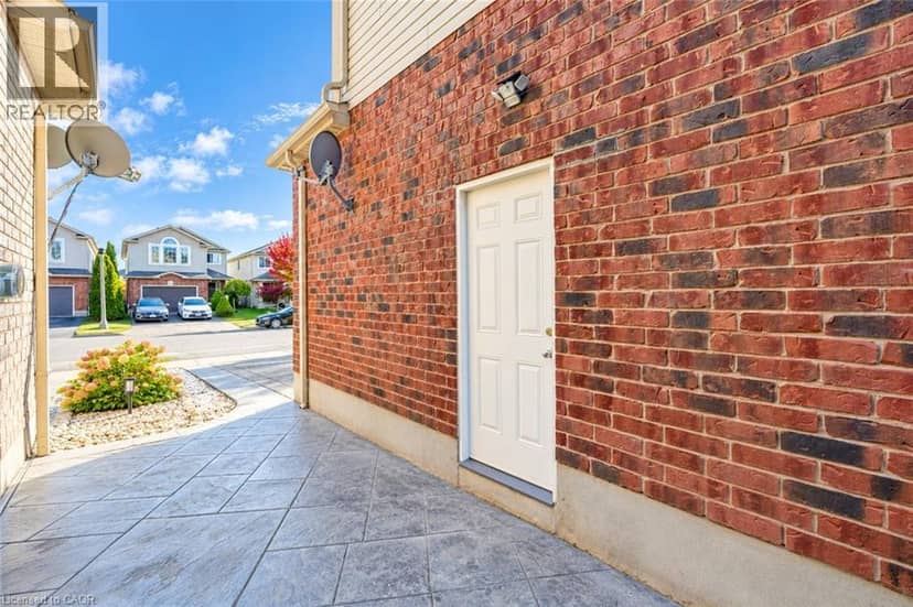 444 THOMAS SLEE Drive — photo 33 of 40