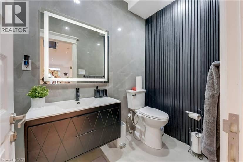 444 THOMAS SLEE Drive — photo 16 of 40