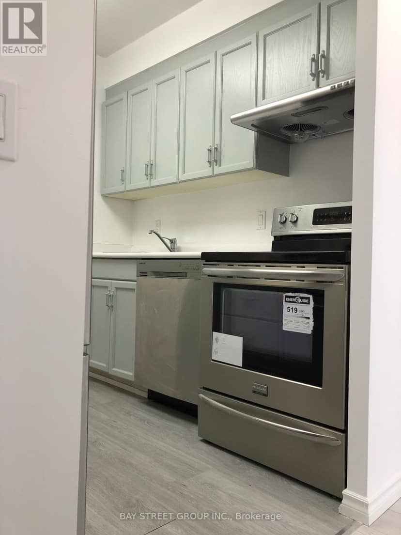 308 - 284 Bloor Street W — photo 14 of 27