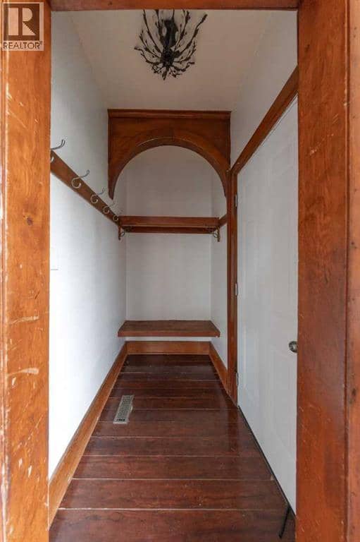 217 Main Street — photo 4 of 40