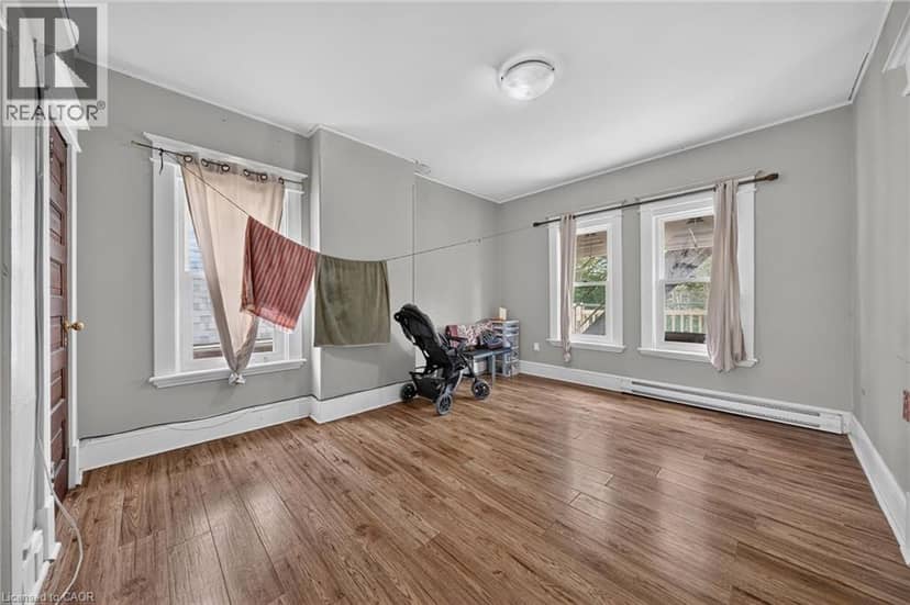 126 CHATHAM Street — photo 11 of 38