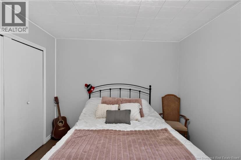 194 Renfrew Street — photo 10 of 24