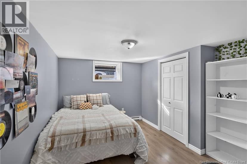 194 Renfrew Street — photo 17 of 24