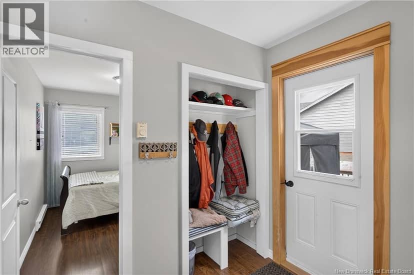 194 Renfrew Street — photo 9 of 24