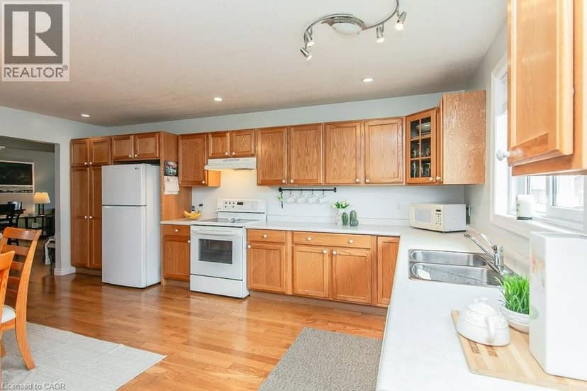 77 LAWRENCE Street — photo 16 of 40