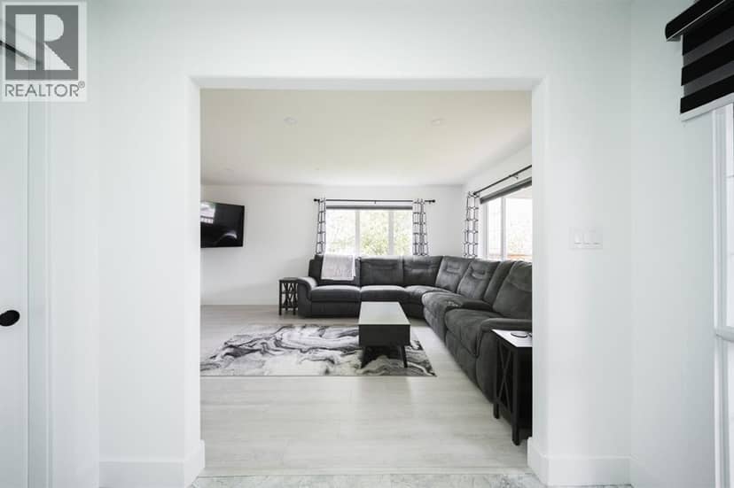 604 Athabasca Avenue, Fort McMurray, photo 4