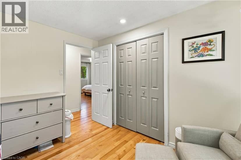 178 LAURENTIAN Drive — photo 17 of 39