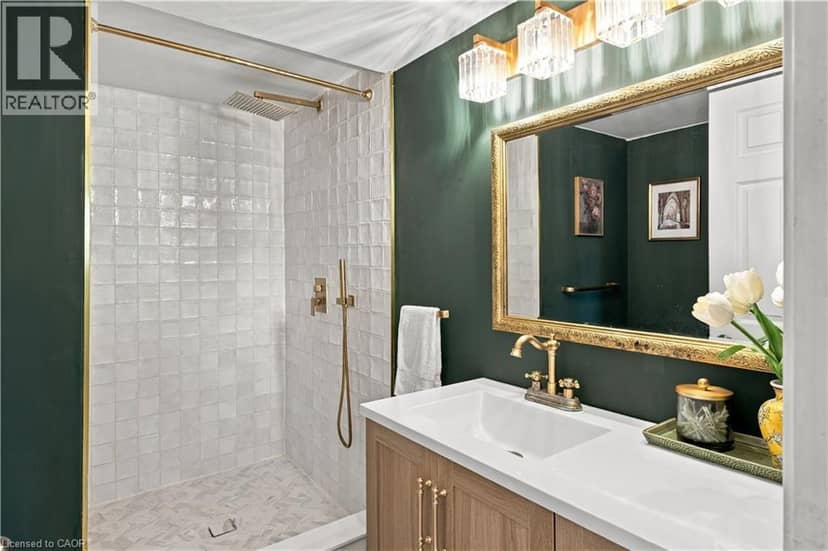 178 LAURENTIAN Drive — photo 28 of 39
