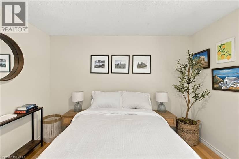 178 LAURENTIAN Drive — photo 21 of 39
