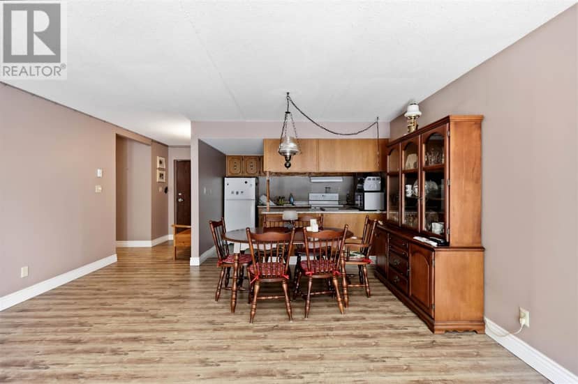 313 MacDonald AVE # 211 — photo 4 of 25