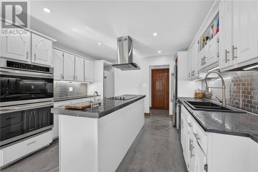37 Thorncliffe Court — photo 14 of 40